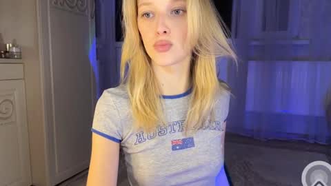 Snapshot of darlingdarinka chatting on 02.27.25 D online show from 02.27.25