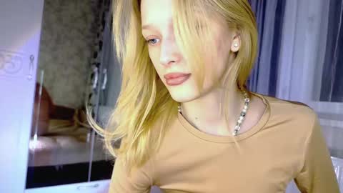 Snapshot of darlingdarinka chatting on 03.03.25 D online show from 03.03.25