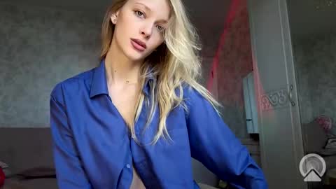 Snapshot of darlingdarinka chatting on 09.16.25 D online show from 09.16.25