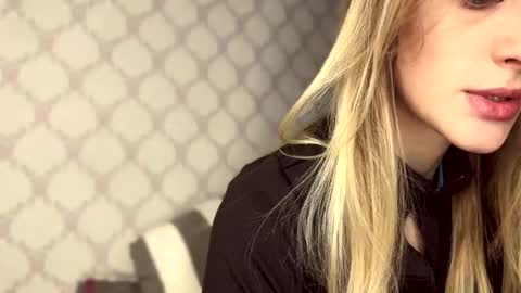 Snapshot of darlingdarinka chatting on 02.27.26 D online show from 02.27.26