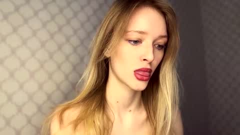 Snapshot of darlingdarinka chatting on 02.28.26 D online show from 02.28.26