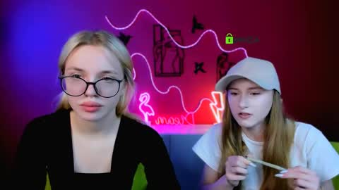 Snapshot of darly_honey chatting on 04.13.26 darly honey online show from 04.13.26