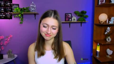 Snapshot of darly_honey chatting on 05.19.26 darly honey online show from 05.19.26