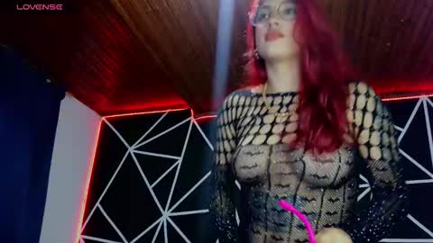 Darlyhooper online show from 09.23.25