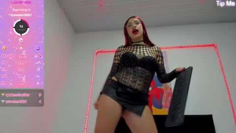 Darlyhooper online show from 02.25.26