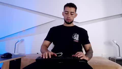 Snapshot of daron_66 chatting on 10.29.25 Kael online show from 10.29.25