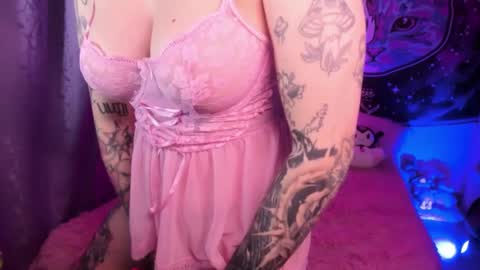 Snapshot of daryimiau chatting on 12.22.24 daryimiau online show from 12.22.24