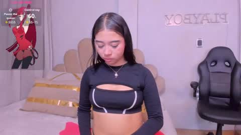 Snapshot of dashathompson chatting on 07.16.26 dashathompson online show from 07.16.26