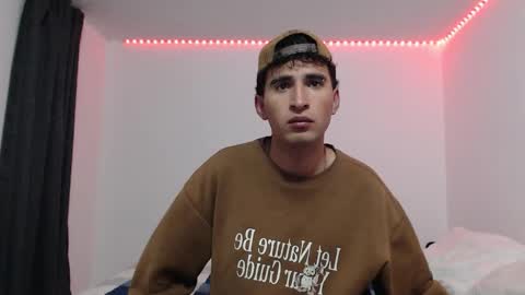 Snapshot of dave_hot1 chatting on 12.03.25 David online show from 12.03.25