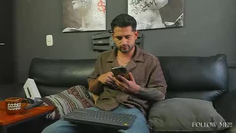 Snapshot of davevilboy chatting on 11.07.25 Daves online show from 11.07.25