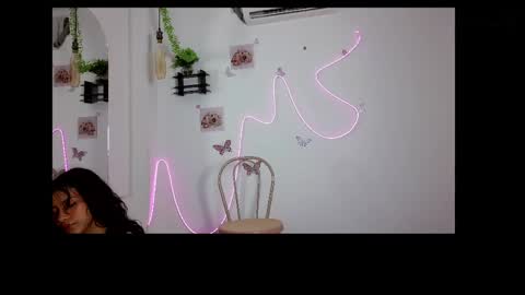Snapshot of daviana_hill_ chatting on 05.18.26 Davi online show from 05.18.26