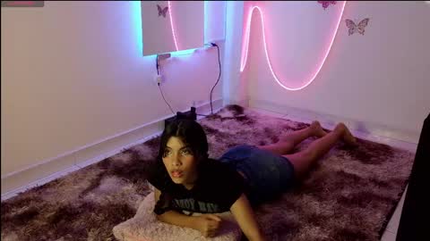 Snapshot of daviana_hill_ chatting on 05.25.26 Davi online show from 05.25.26