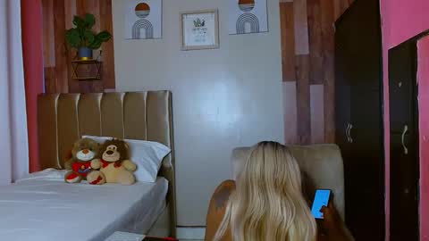 Snapshot of david778302 chatting on 10.09.25 Noha online show from 10.09.25