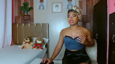 Snapshot of david778302 chatting on 10.11.25 Noha online show from 10.11.25