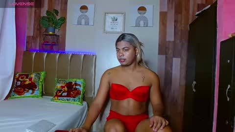 Snapshot of david778302 chatting on 12.14.25 Noha online show from 12.14.25