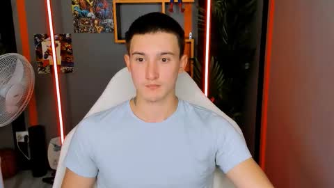 Snapshot of david__diamond chatting on 09.08.25 David online show from 09.08.25