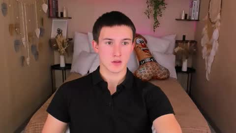 Snapshot of david__diamond chatting on 10.04.25 David online show from 10.04.25