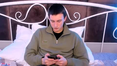 Snapshot of david__diamond chatting on 11.19.25 David online show from 11.19.25