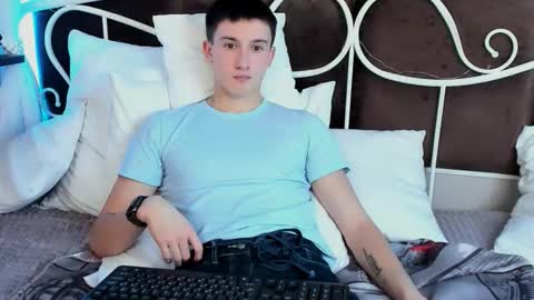 Snapshot of david__diamond chatting on 11.30.25 David online show from 11.30.25