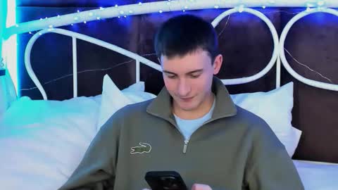 Snapshot of david__diamond chatting on 12.02.25 David online show from 12.02.25