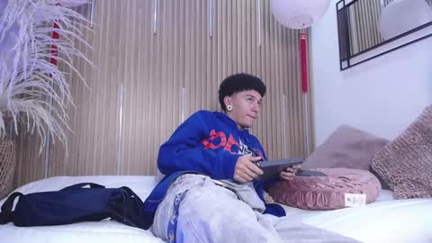 Snapshot of david_banks_ chatting on 03.21.26 David online show from 03.21.26