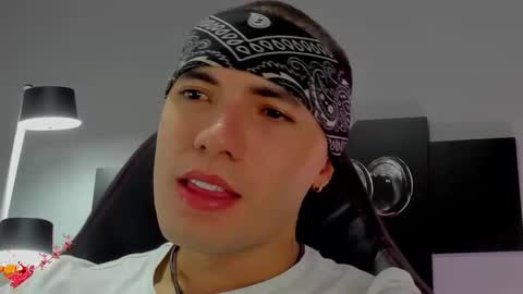 Snapshot of david_jons7 chatting on 12.10.24 David Jons online show from 12.10.24