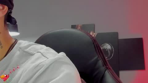 Snapshot of david_jons7 chatting on 12.14.24 David Jons online show from 12.14.24