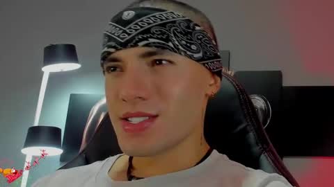 Snapshot of david_jons7 chatting on 12.31.24 David Jons online show from 12.31.24