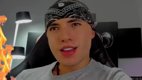 Snapshot of david_jons7 chatting on 01.08.25 David Jons online show from 01.08.25