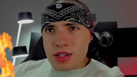 Snapshot of david_jons7 chatting on 01.16.25 David Jons online show from 01.16.25