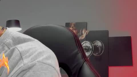 Snapshot of david_jons7 chatting on 02.06.25 David Jons online show from 02.06.25