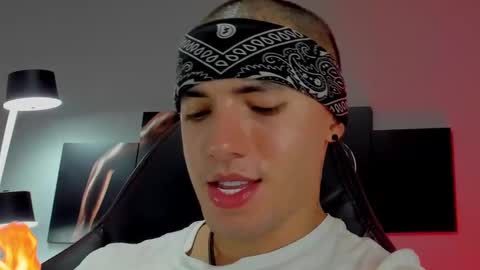 Snapshot of david_jons7 chatting on 02.07.25 David Jons online show from 02.07.25