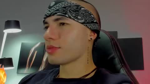 Snapshot of david_jons7 chatting on 02.07.25 David Jons online show from 02.07.25