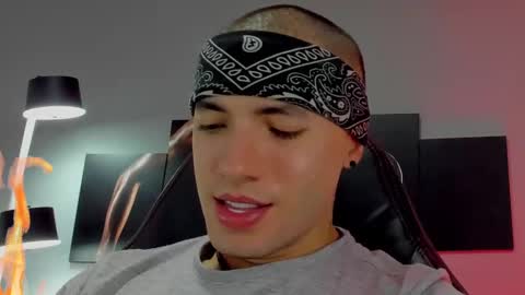 Snapshot of david_jons7 chatting on 02.09.25 David Jons online show from 02.09.25