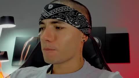 Snapshot of david_jons7 chatting on 02.13.25 David Jons online show from 02.13.25