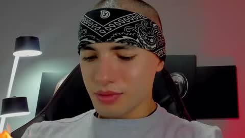 Snapshot of david_jons7 chatting on 02.25.25 David Jons online show from 02.25.25