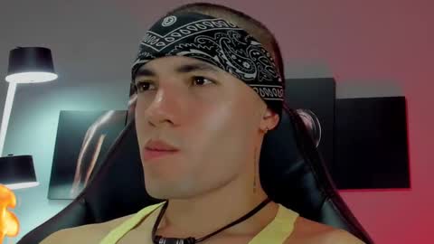 Snapshot of david_jons7 chatting on 03.04.25 David Jons online show from 03.04.25