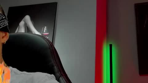 Snapshot of david_jons7 chatting on 09.21.25 David Jons online show from 09.21.25