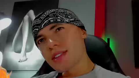 Snapshot of david_jons7 chatting on 09.23.25 David Jons online show from 09.23.25