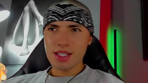 Snapshot of david_jons7 chatting on 09.29.25 David Jons online show from 09.29.25