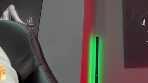 Snapshot of david_jons7 chatting on 10.12.25 David Jons online show from 10.12.25