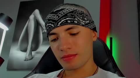 Snapshot of david_jons7 chatting on 10.24.25 David Jons online show from 10.24.25