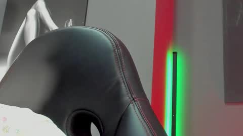 Snapshot of david_jons7 chatting on 11.03.25 David Jons online show from 11.03.25