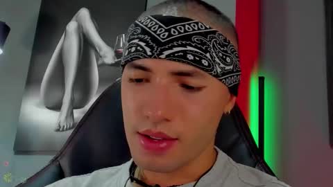 Snapshot of david_jons7 chatting on 11.09.25 David Jons online show from 11.09.25