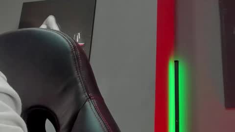 Snapshot of david_jons7 chatting on 11.13.25 David Jons online show from 11.13.25