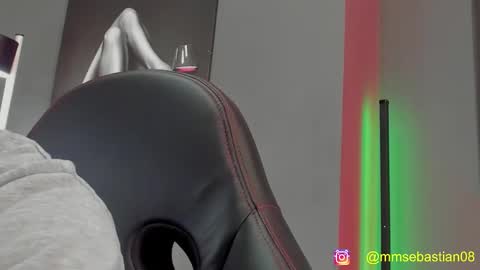 Snapshot of david_jons7 chatting on 11.22.25 David Jons online show from 11.22.25