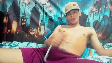 Snapshot of david_latin666_ chatting on 11.05.25 David online show from 11.05.25