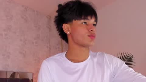 Snapshot of david_lux chatting on 11.10.25 David online show from 11.10.25