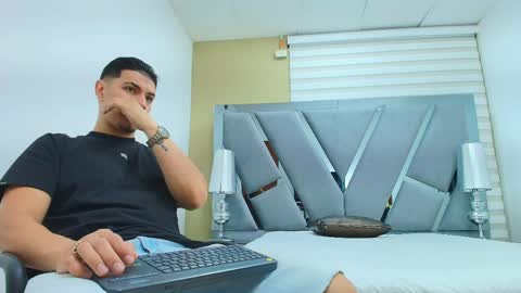 david_victoriaa online show from 04.21.26