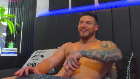 Snapshot of davidd_blake chatting on 02.12.25 David Blakee online show from 02.12.25